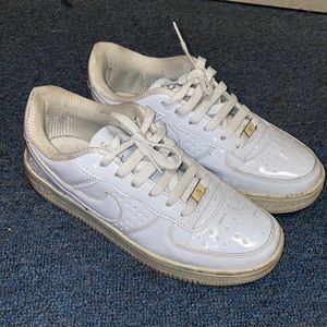 White Nike Retro Airforce 1’s. Size 8.5.
